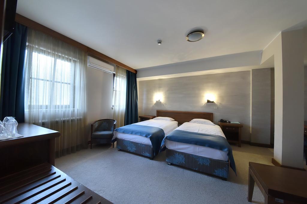 Hotel Prestige Beograd Ngoại thất bức ảnh