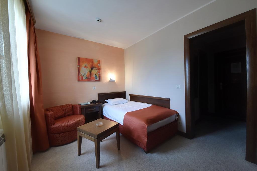 Hotel Prestige Beograd Ngoại thất bức ảnh