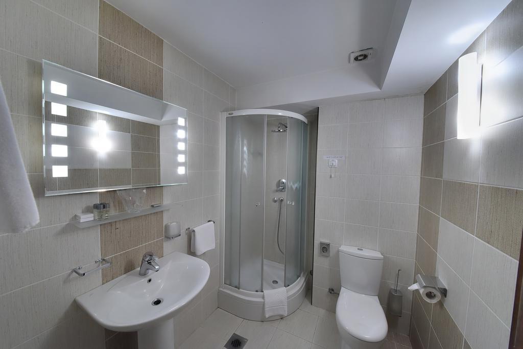 Hotel Prestige Beograd Ngoại thất bức ảnh