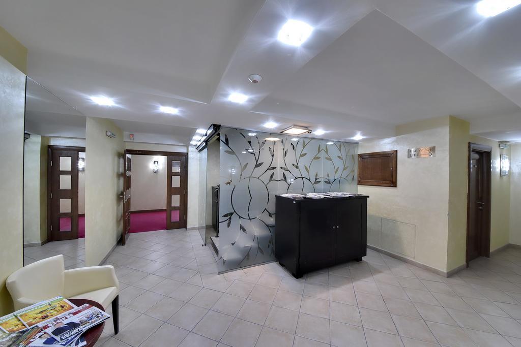 Hotel Prestige Beograd Ngoại thất bức ảnh